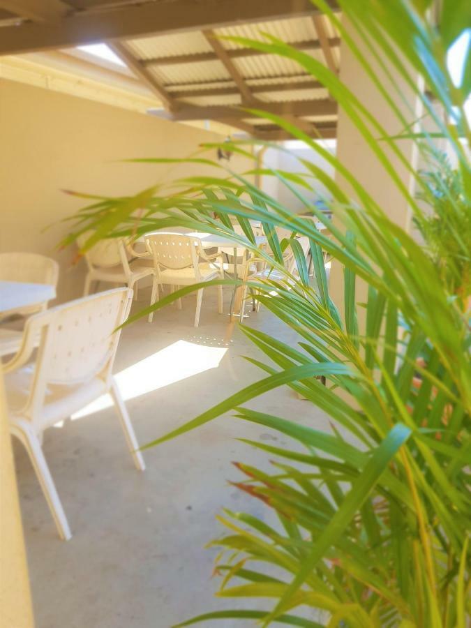 Railway Hotel Bundaberg Esterno foto